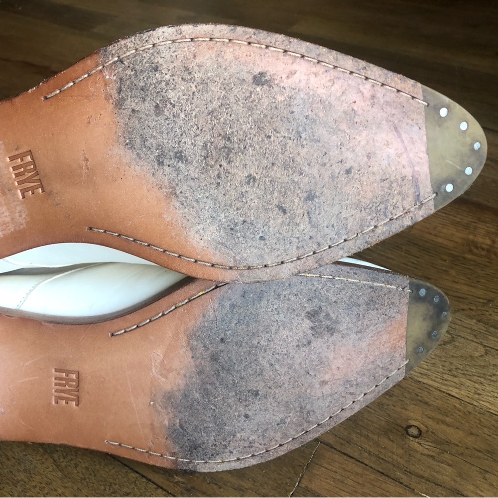 FRYE - Picture 6 of 16